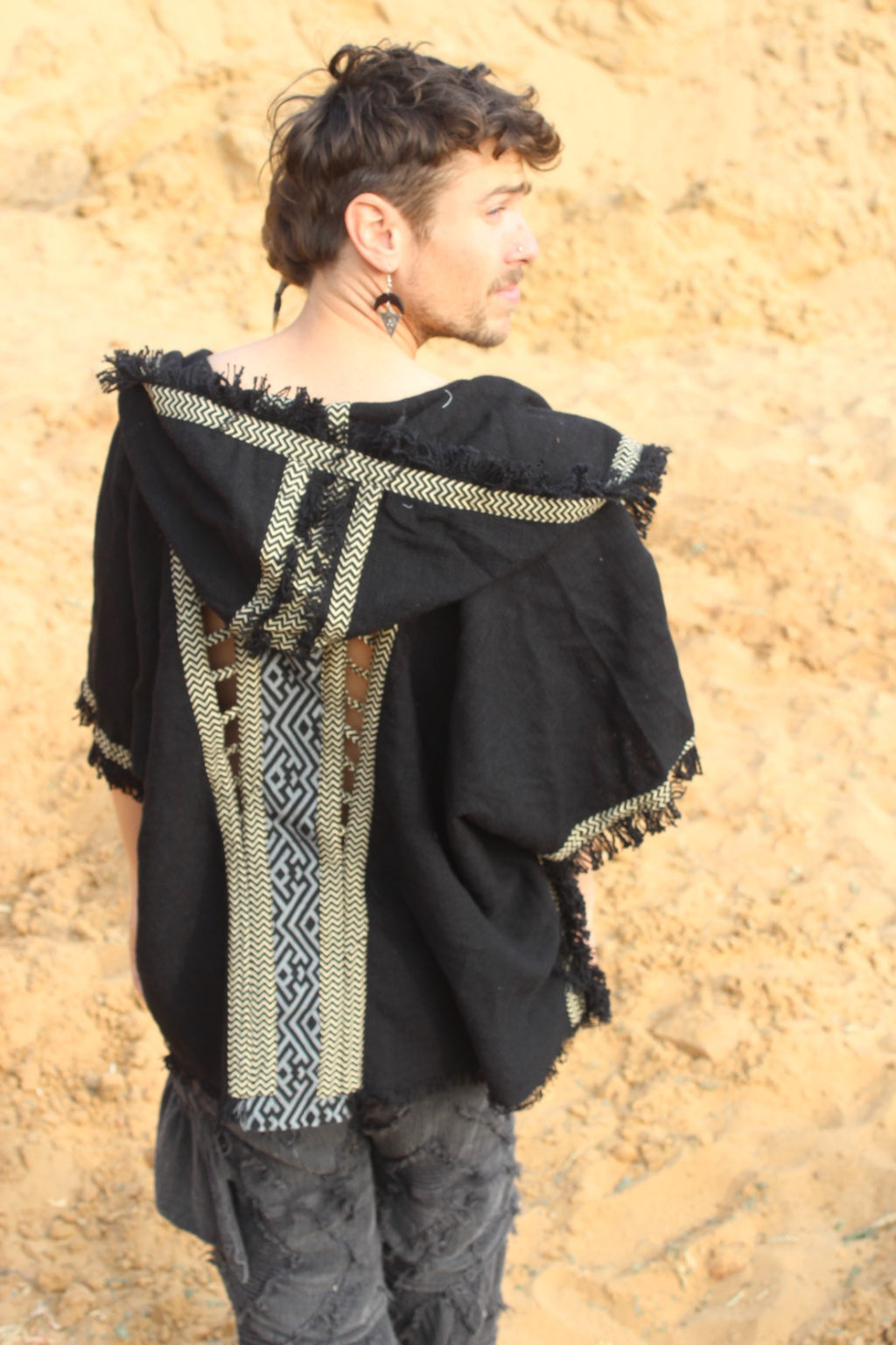 Desert Dori Men’s Cotton Jacquard Short Kimono Jacket