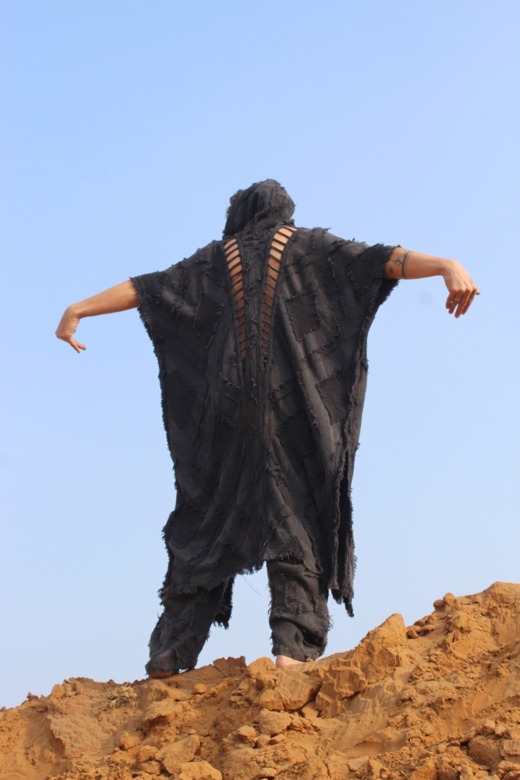 Desert Dori Men’s Versatile Black Long Kimono