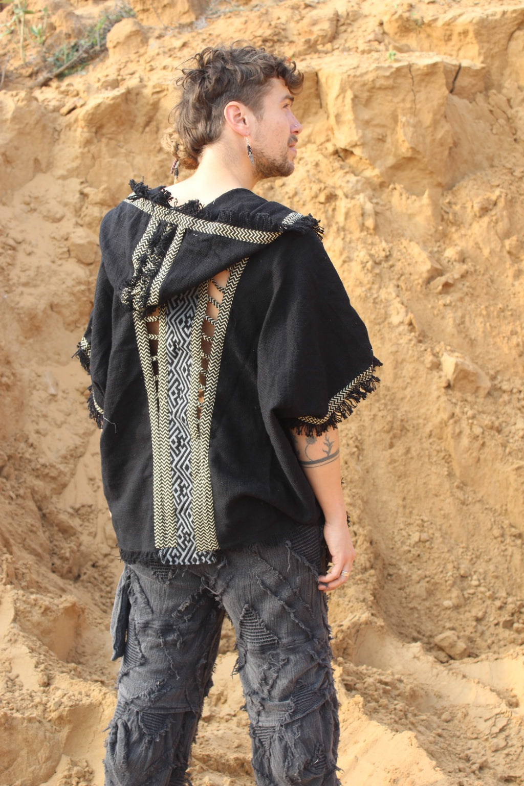 Desert Dori Men’s Cotton Jacquard Short Kimono Jacket